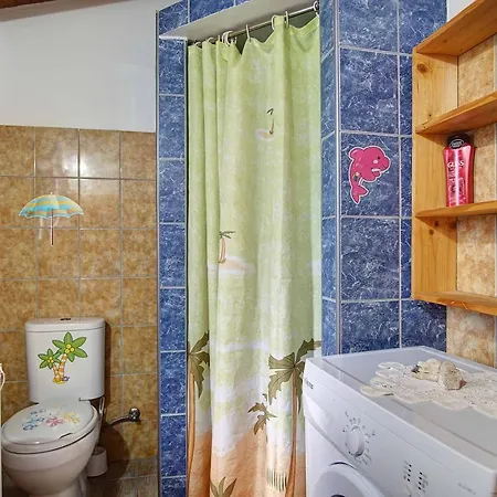 公寓 Yvoni Village House *